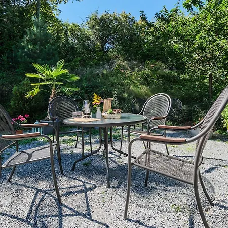 Harzträume 4 - Mit Zwei Schlafzimmern, Wlan, Parkplatz&sitzplatz Im Grünen I Busanbindung&self Check-in * Wernigerode