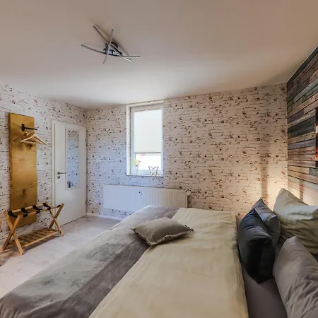 Harzträume 4 - Mit Zwei Schlafzimmern, Wlan, Parkplatz&sitzplatz Im Grünen I Busanbindung&self Check-in Apartamento