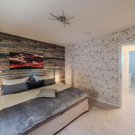 Harztraeume 4 - Mit Zwei Schlafzimmern, Wlan, Parkplatz & Sitzplatz Im Gruenen I Busanbindung & Self Check-in Apartment *